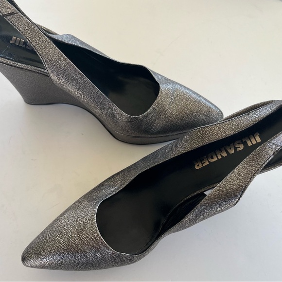 JIL SANDER Leather Silver Slingback Pumps
Women's Size: 6 | IT 36 - Picture 6 of 6